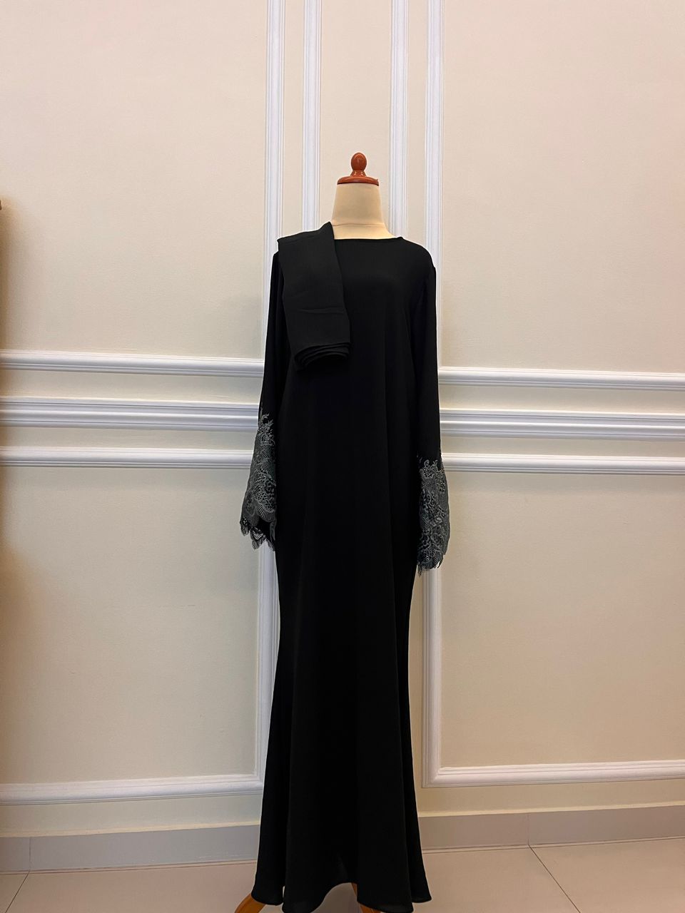 Royal Black Jubah